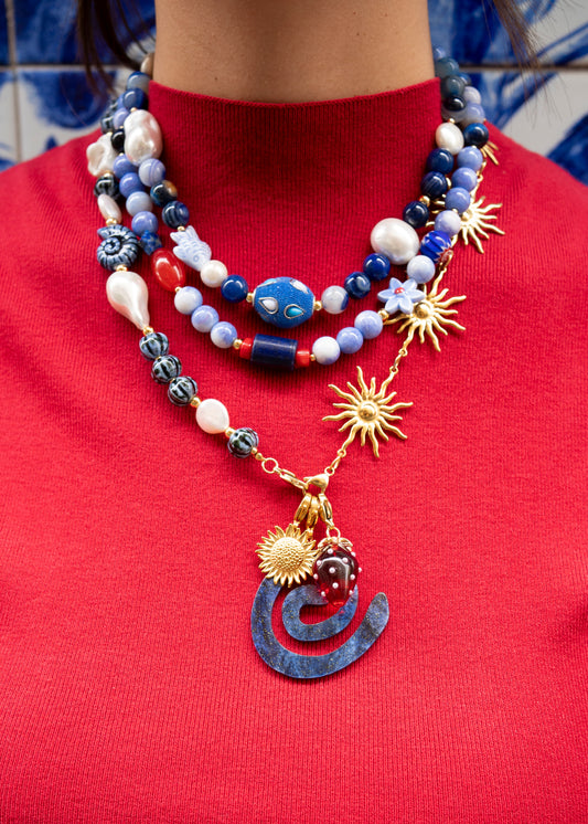 Collar Azul El Más Bonito De La Historia Según La Boss