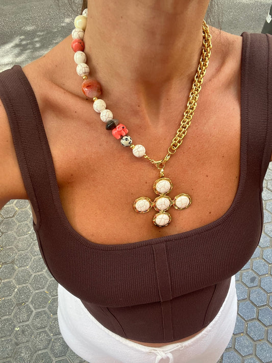 Mitad Cadena White My Favourite Colour