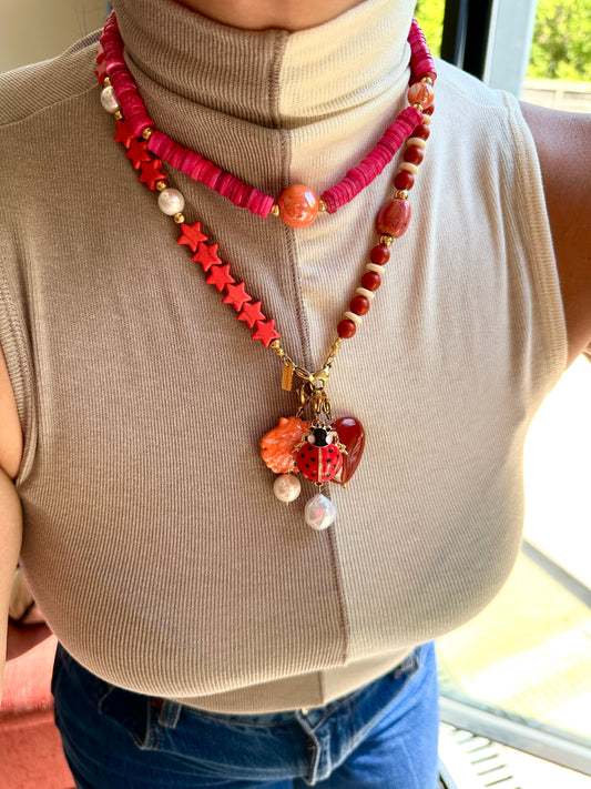 Mitad Cadena Rojo Coral Estrellas Con Perlas