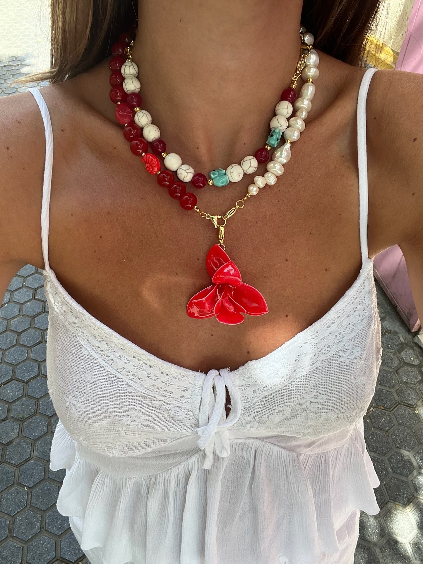 Charm Flor Tailandesa Roja