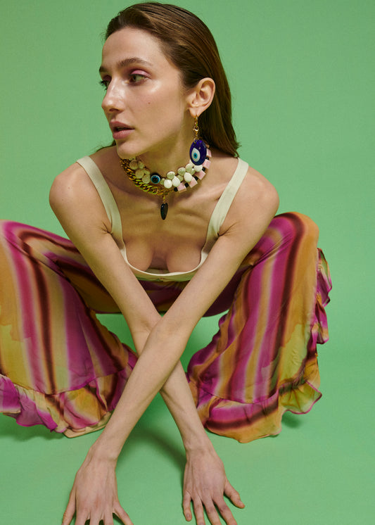 Collar White Corals Is All We Need For Summer