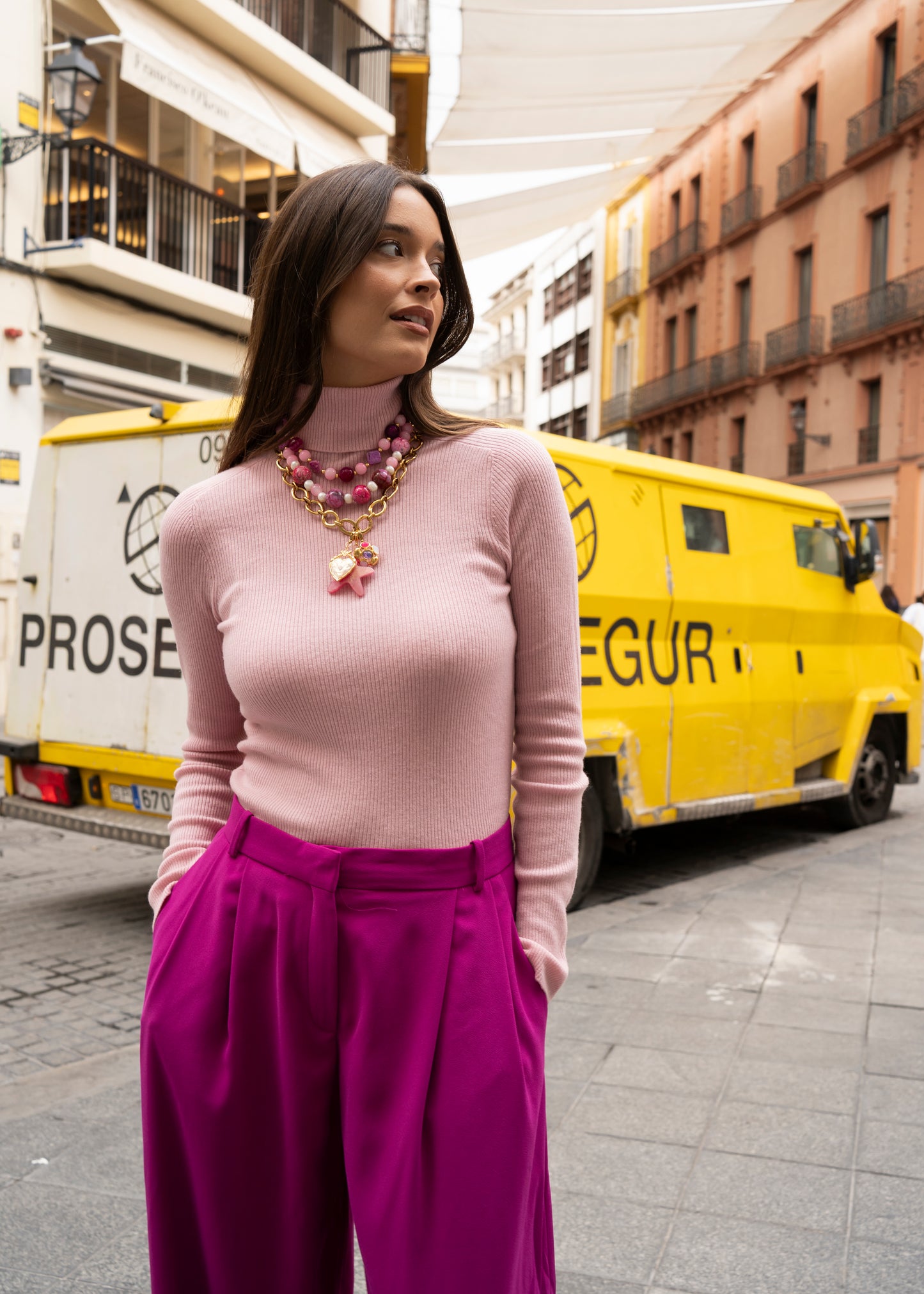 Collar Rosa Es "El Collar Rosa"