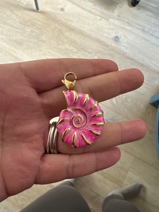 Charm Caracola Más Viral