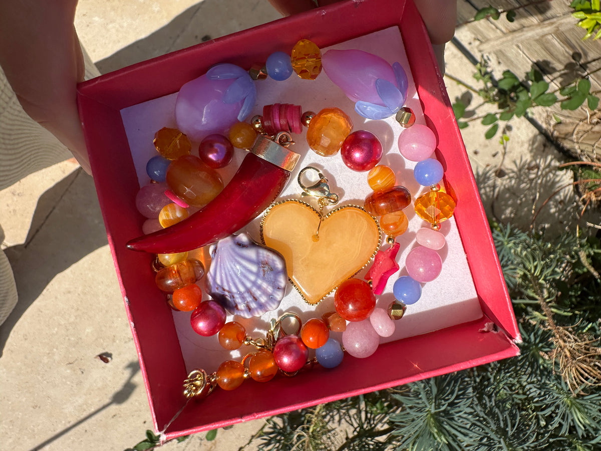 Charm Corazón Amarillo Mostaza Embellecido