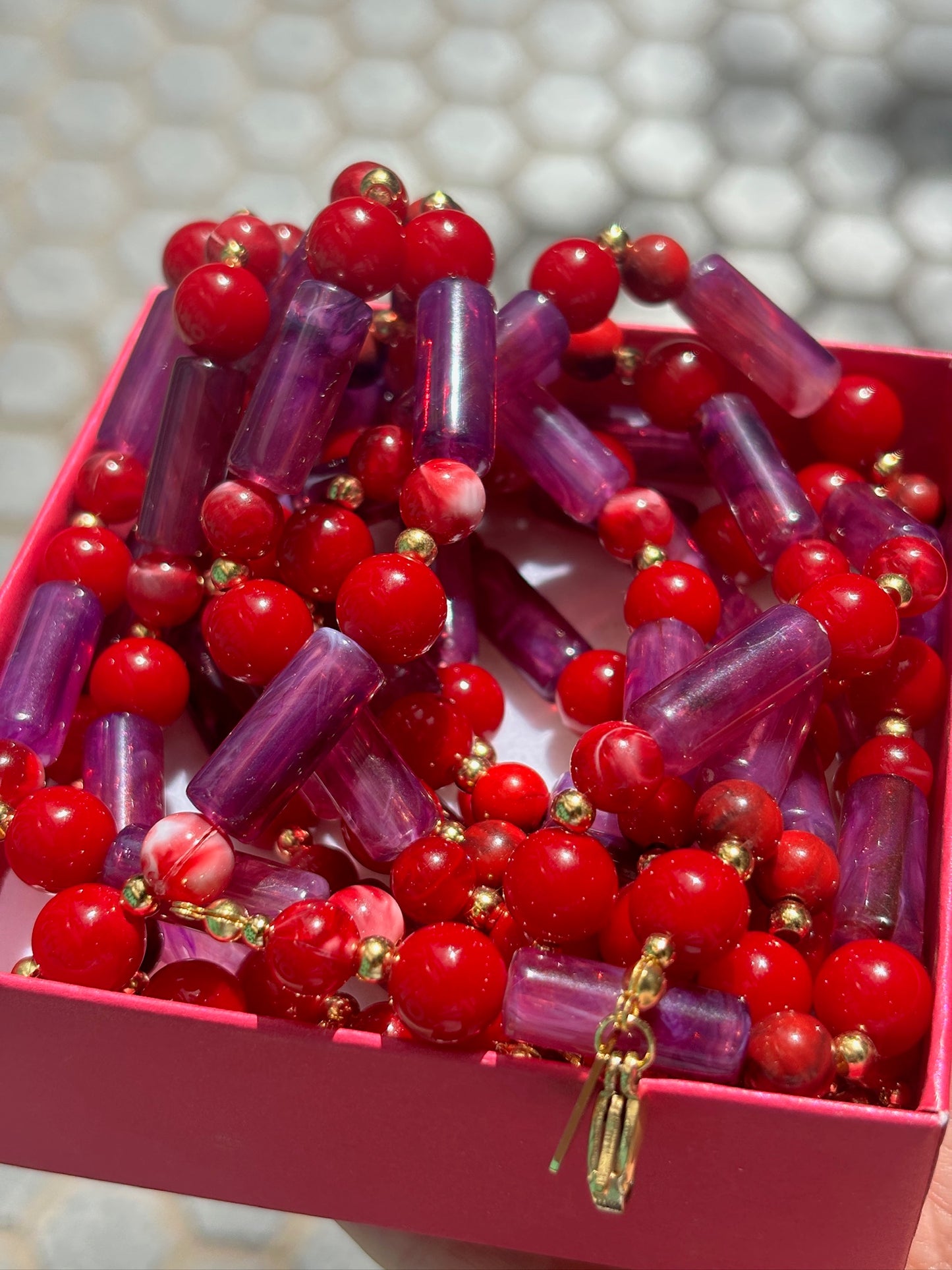 Mitad Cadena Fina Combinación Explosiva De Color Rojo Y Morado