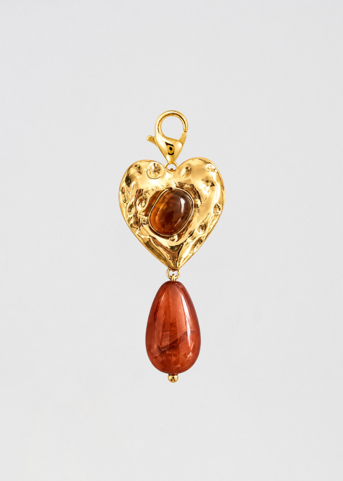 Charm Corazón Marron Carey Amartillado  Muy Especial