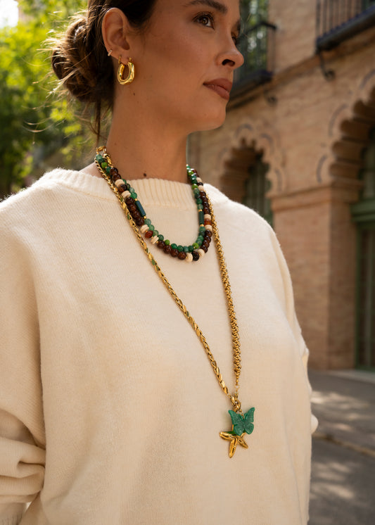 Collar Fino Marrón Con Toque De Luz Blanco