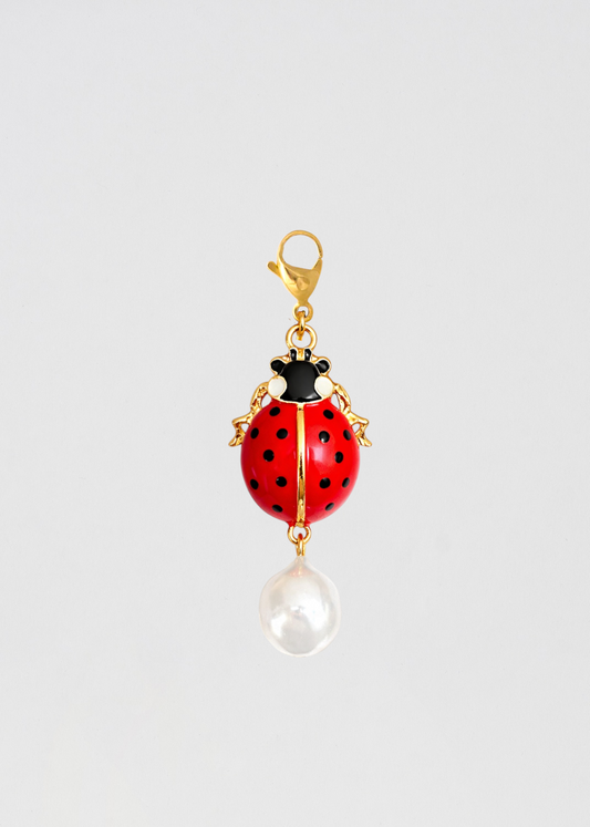 Charm Mariquita Con a Perla