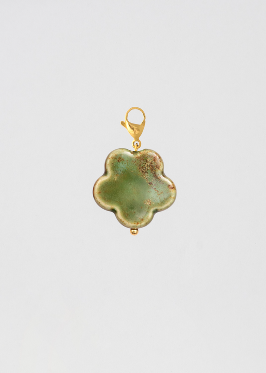 Charm Flor Verde Empolvado