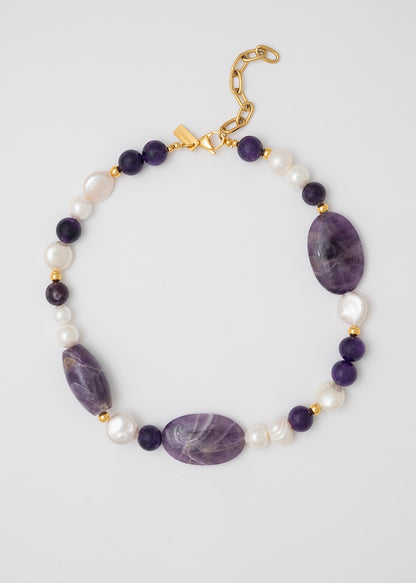 Collar Perlas Y Amatista Es La Combinación Que Faltaba