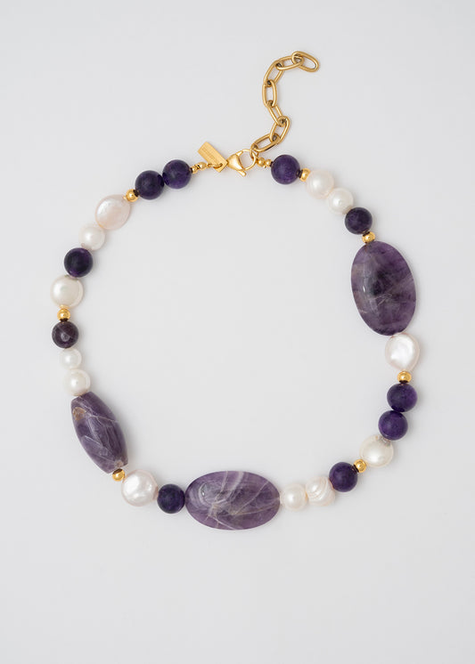 Collar Perlas Y Amatista Es La Combinación Que Faltaba