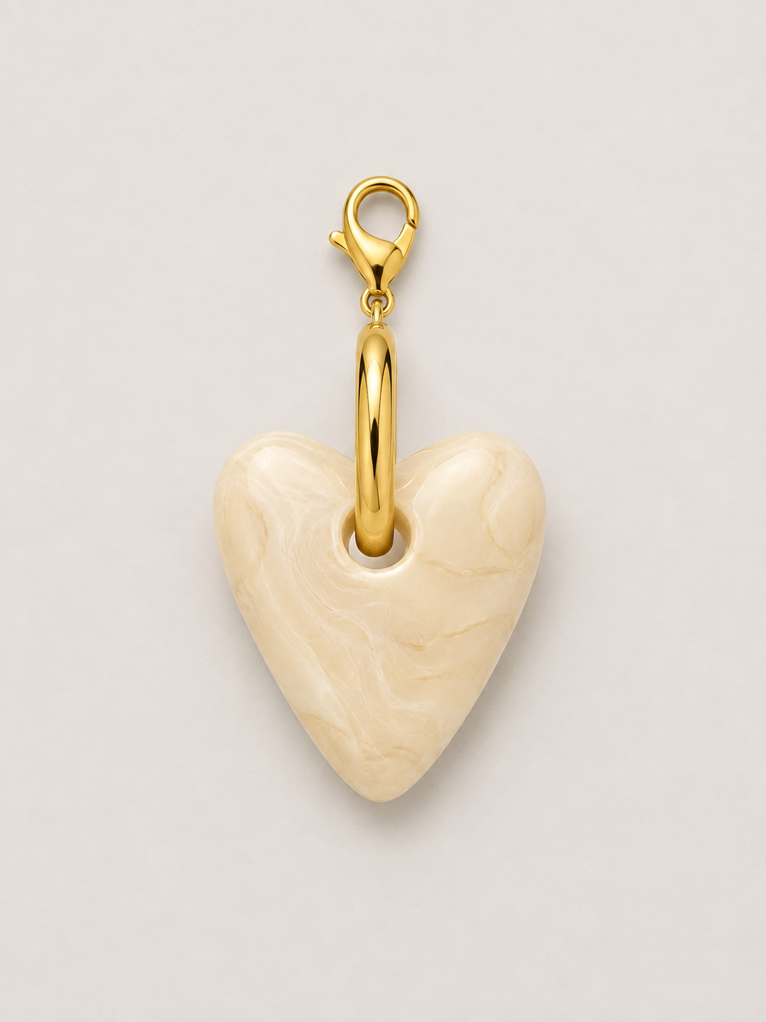 Charm Corazón Con Aplique Embellecido Crema