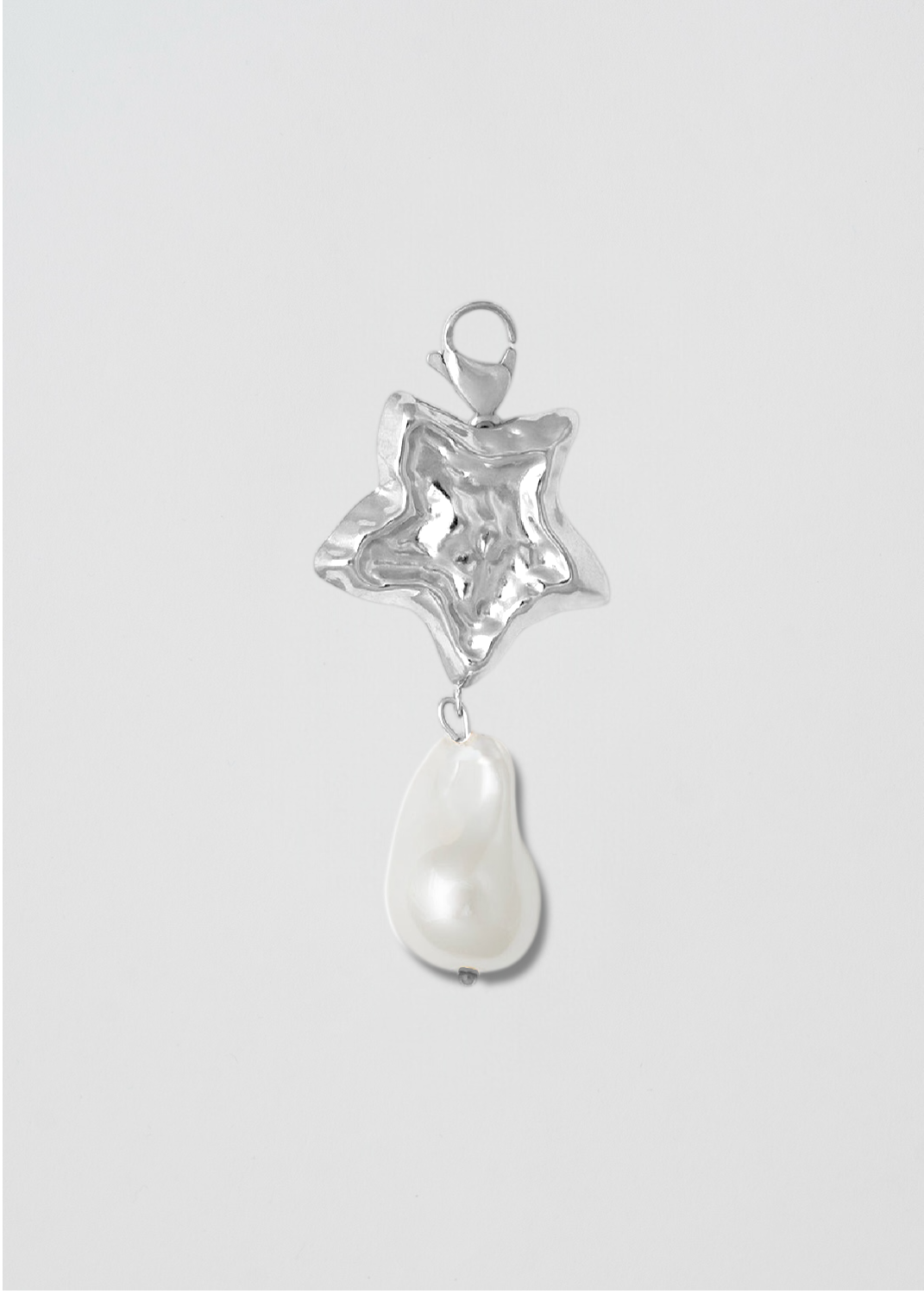 Charm La Perla, Con Su Estrella Que Da Luz A Tu Look Plateado