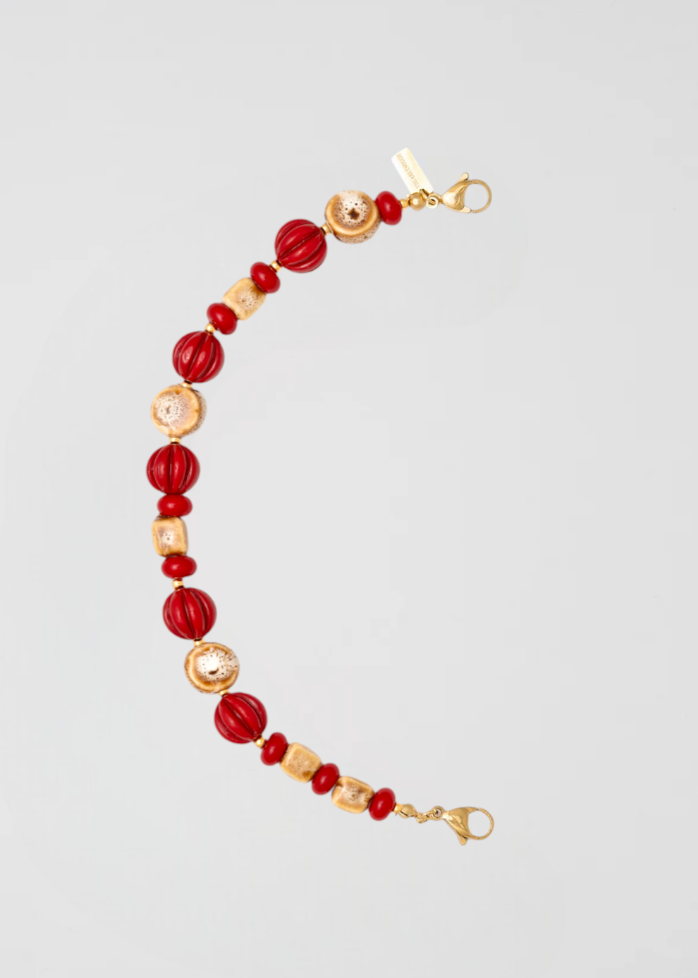 Mitad Cadena Fina Rojos Y Marrones En Un Festival Perfecto