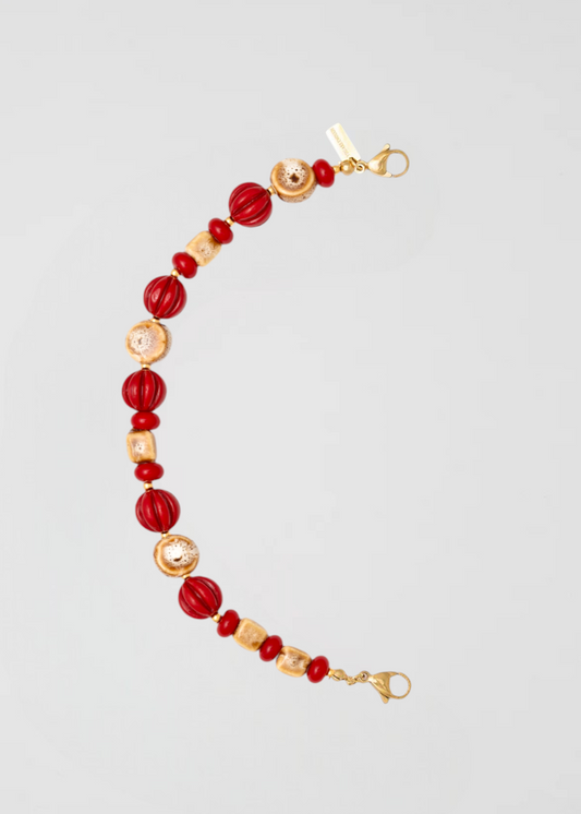 Mitad Cadena Fina Rojos Y Marrones En Un Festival Perfecto