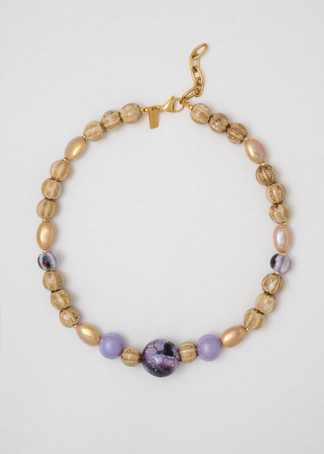 Collar En Tonos Lila Y Marrón No Hay Combinación Más Original