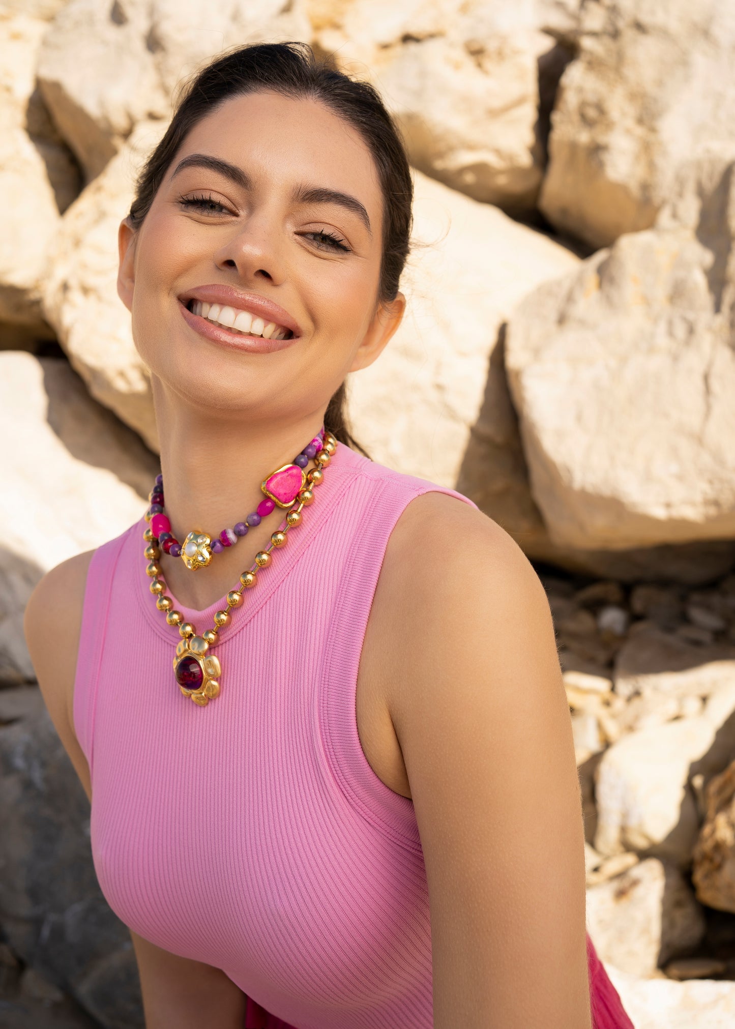 collar de bolas dorado, collares lulas-lulas, charm dorado y morado, colgante flor, collar color morado y rosa, Lulás_Lulás