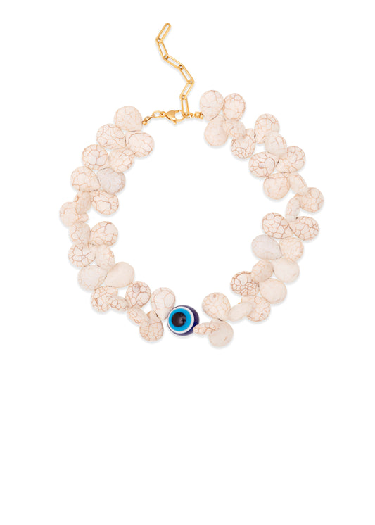 Collar White Corals Is All We Need For Summer